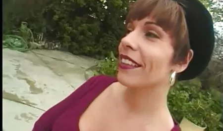 Masaj odaları seksi sarışın Rus dolu sexs sinemasi olmak