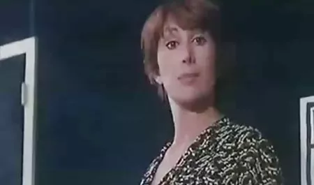 UK MİLF türksexsfilmi Ashley sızıntı meme uçlarını rahatsız ediyor