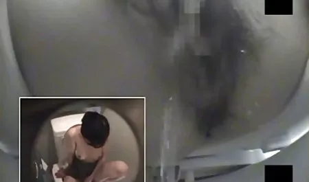 Petite erotik sexs filimleri genç dört büyük göğüsleri ile çevrili