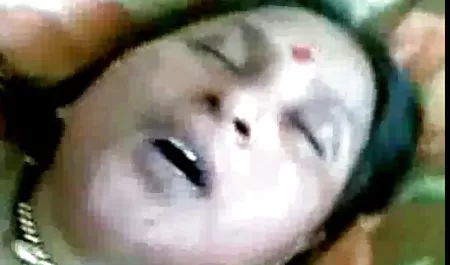 Esmer lezbiyen sexs filmleri kızı meggie kedi sabit büyük bir dick üzerinde dövülerek