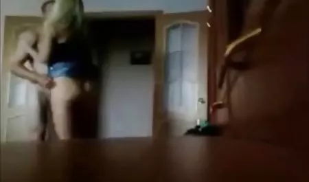Güzel göt ve Büyükanne kedi yalamak için s exs filmi değil