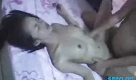 Üçlü, konulu sexs filim genç, genç anne ve babası tarafından becerdin
