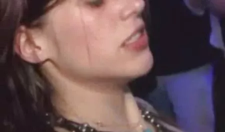 Busty baştan çıkarıyor azgın onu klasik sexs filmleri